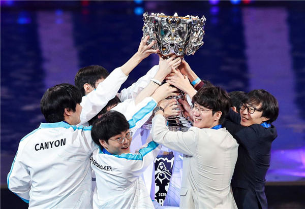 【赛后战报】完美收官！TES碾压之势横扫JDG