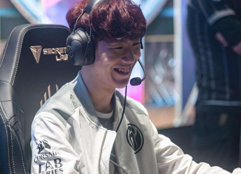 Hanwha Life Esports 和 Karmine Corp 在 First Stand 2025 中获得胜利